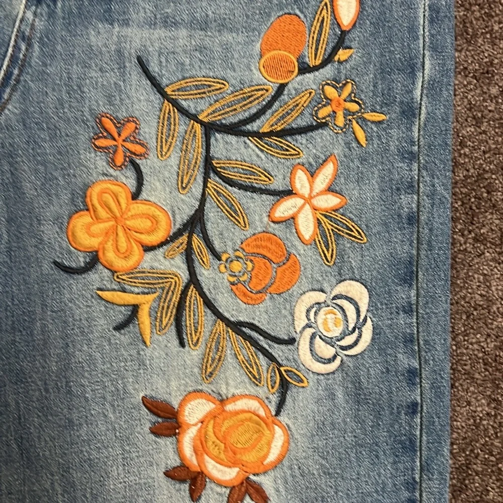 NWT Sandrine Rose Embroidered Rose Denim, Sz 27 - Picture 6 of 6
